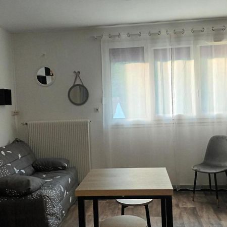 Appartement T1 Proche De Vulcania Pontaumur Luaran gambar